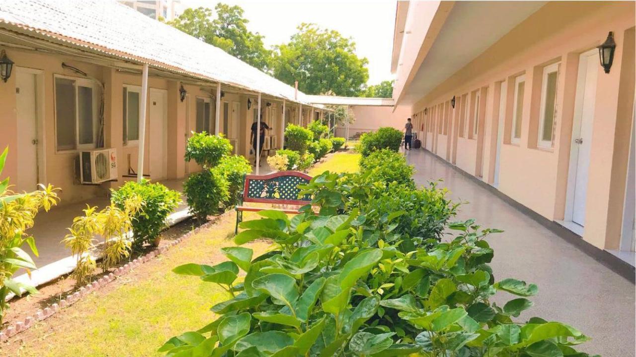Airport Hotel Carachi Exterior foto